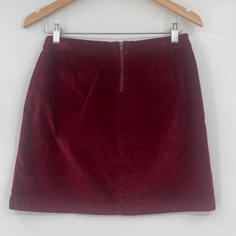 Mossimo Y2K Burgundy Faux Suede Mini Skirt Sz 2 Studs Rocker Grunge Indie Sleaze - Picture 5 of 9